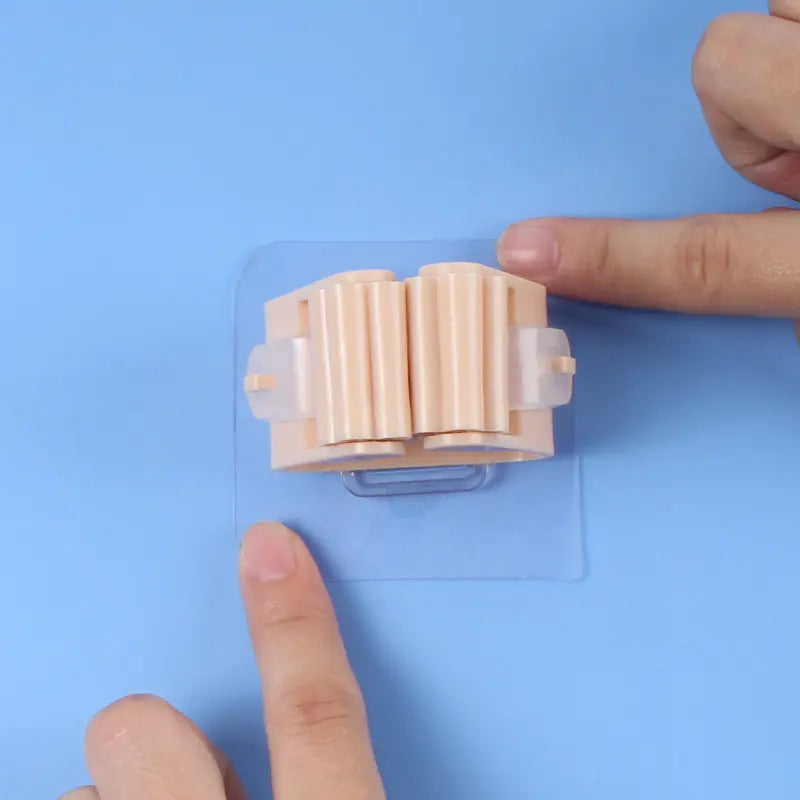 Soporte / Holder para Escoba / Implementos de Limpieza | 2 Pack | Celeste / Beige | CHO-PER-06