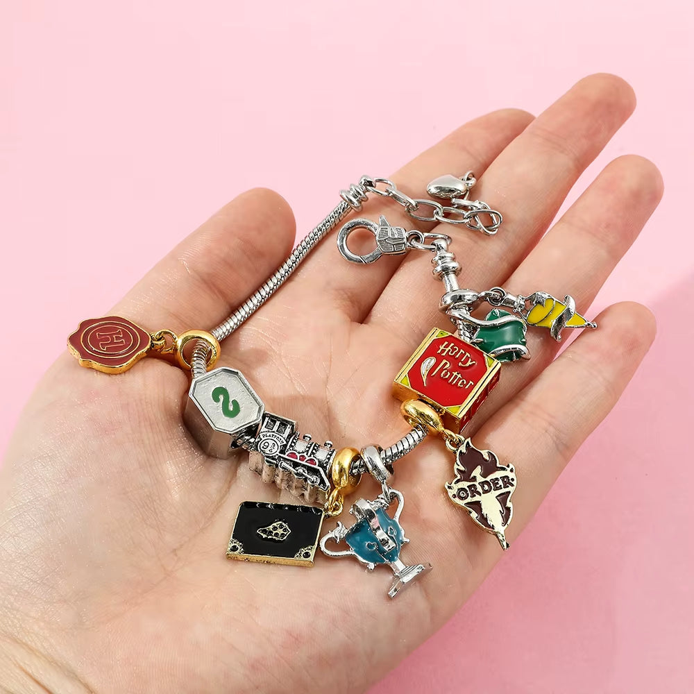 Pulsera con 9 Dijes | Harry Potter | Plateado | Ajustable | CZG-PUL-08