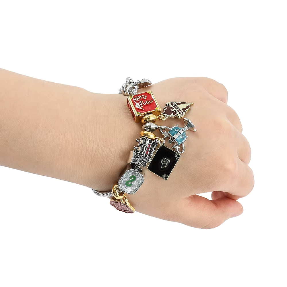 Pulsera con 9 Dijes | Harry Potter | Plateado | Ajustable | CZG-PUL-08