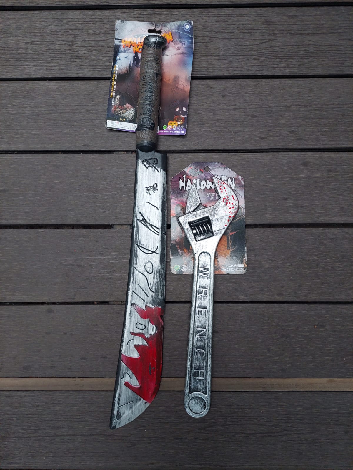 Decoración para Halloween | Llave Inglesa / Espada  | CJU-HALL-01