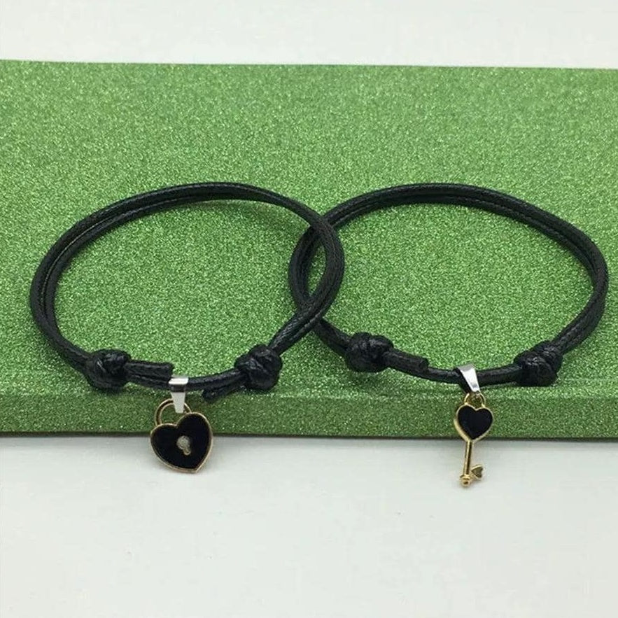 Set de 2 Pulseras para Parejas | Corazon - Llave | Negro | CJM-CO-16
