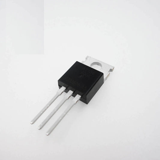 Tiristor TRIAC BTA136-600E | 600V / 4A | TO-220 | CE-TIR-02